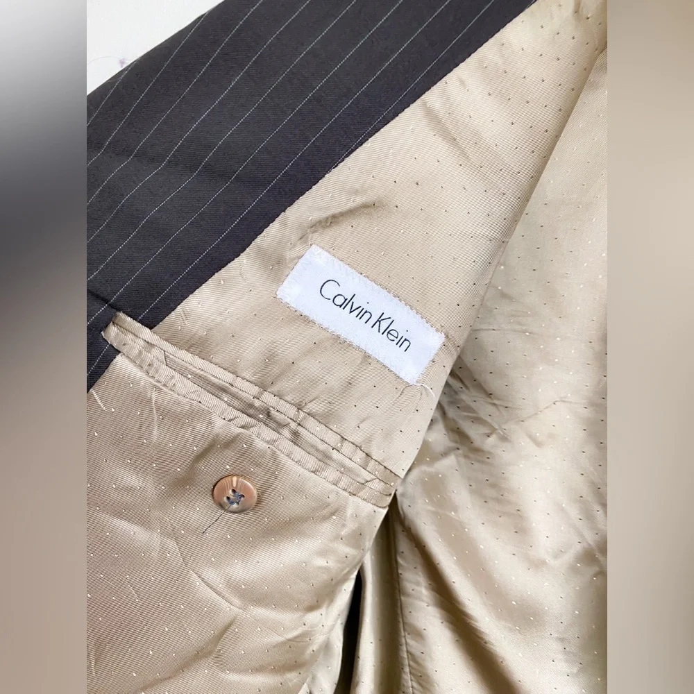 Calvin Klein Wool Pinstripe Brown Blazer Sport Coat Suit Jacket Three Button 42R